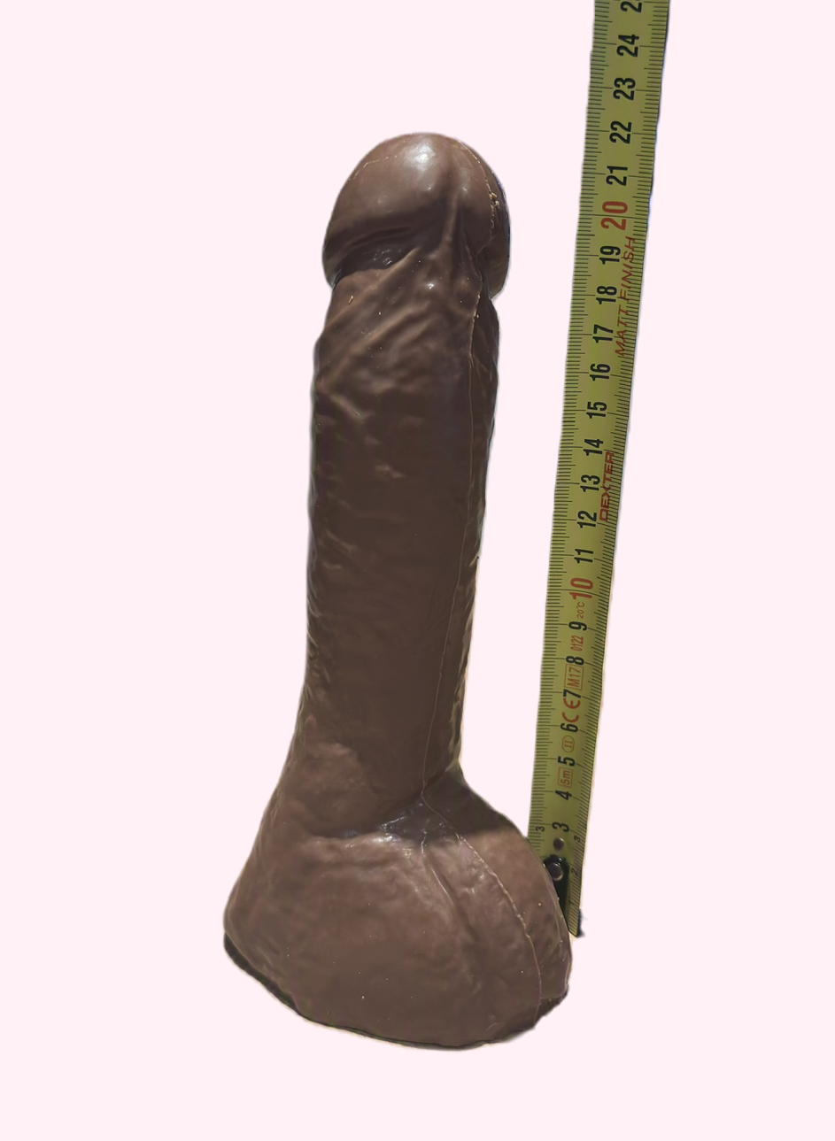 Size matters Milk chocolate adult gift, tape measure product shot